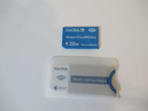 256MB SANDISK MEMORY STICK PRO DUO KARTE + Memory Stick Adapter Neu aus altem Lagerbestand - Bild 1 von 5