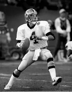 Steve Walsh New Orleans Saints throws a pass 1990s Old Photo - Picture 1 of 1