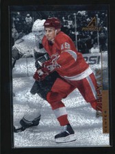 STEVE YZERMAN 1997/98 PINNACLE #PP71 RINK COLLECTION PARALLEL (BV=$20) AF5722