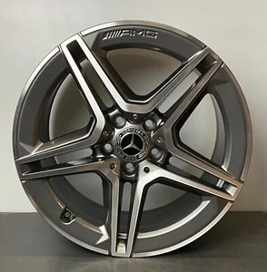 RUEDA DE ALEACIÓN AMG MERCEDES CLASE C 8.5Jx18 ET49 A2054019600 W205 TRASERA REFORMADA. - Imagen 1 de 3