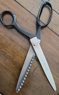 Vintage WISS CB9 Professional Pinking Shears/Scissors 9” Easy Cutting 1960s  - Image 1 of 4