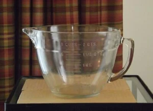 Pampered Chef 8 Cup 2 Quart Measuring Mixing Batter Bowl EXC - Picture 1 of 6