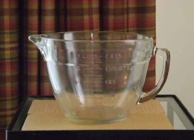 Pampered Chef 8 Cup 2 Quart Measuring Mixing Batter Bowl EXC - Image 1 of 4