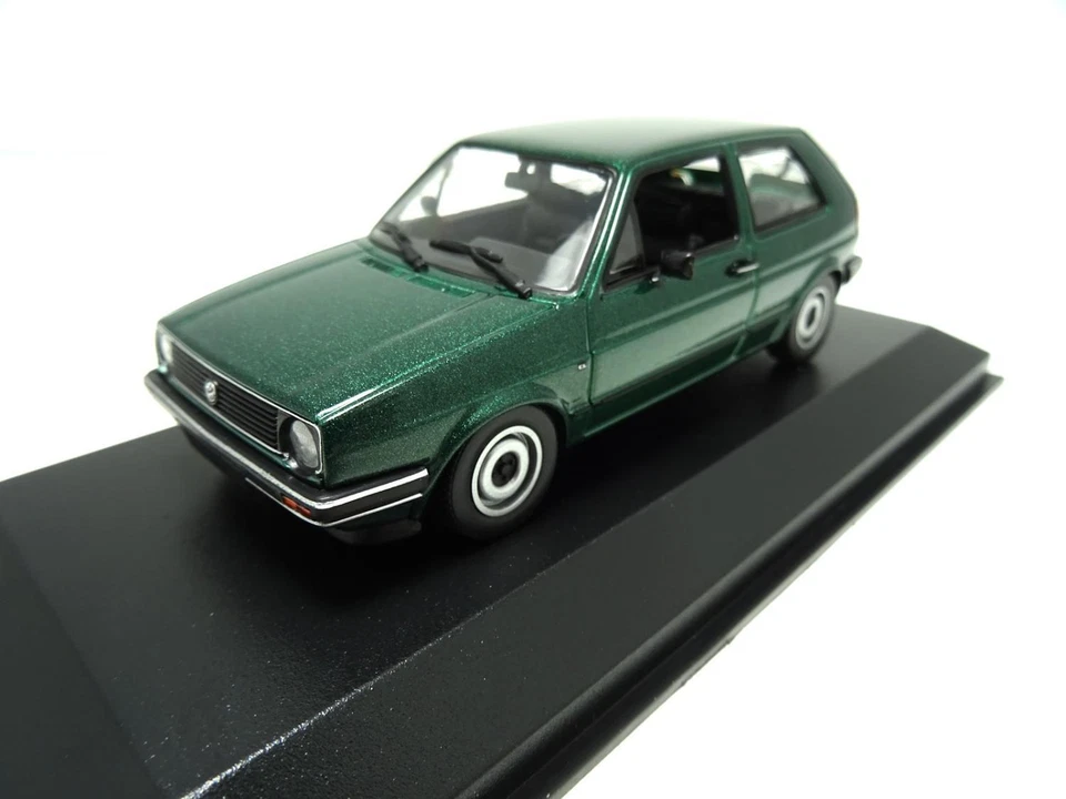 Volkswagen VW Golf 2 Modellino Auto! Di Maxichamps 1:43 Grigio Metallico - Immagine 1 di 4