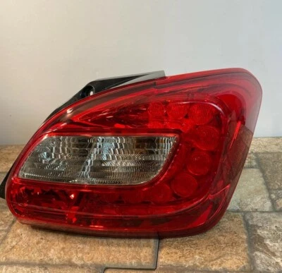 Luz trasera derecha LED RH (pasajero) para Mitsubishi Mirage Hatchback 2016-18 Foto 1 de 4
