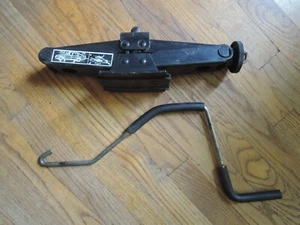 Alfa Romeo 164L / 164S Used Original Factory Spare Tire JACK and Crank Handle - Picture 1 of 12