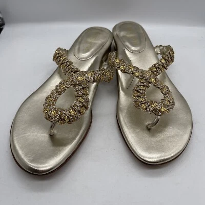 Sandalias Eric Javits con correa tejida dorada, tacón dorado, talla 8,5 M Foto 1 de 4