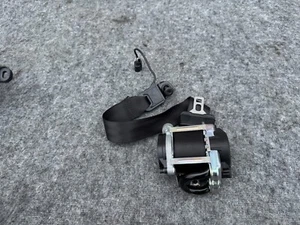 FRONT RIGHT SEAT BELT BUCKLE BLACK JAGUAR F TYPE (2014-2017) OEM - Picture 1 of 2