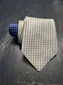 TOMMY HILFIGER MEN'S TIE Gold Blue /GEOMETRIC WIDTH: 3.5" LENGTH: 57" SILK - Picture 1 of 4