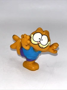 VTG Garfield PVC United Feature Syndicate 1980s Figure Blue Shirt Purple Shorts - Picture 1 of 5