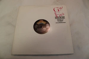 GIGI ON THE BEACH "BITCH ME OUT REMIXES" EDM HOUSE 12" VINYL SINGLE 1989 SCOTTI - Imagen 1 de 4