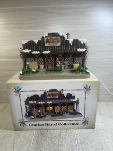 Cracker Barrel Old Country Store Christmas Village Light-Up 2005 con caja edición limitada - Imagen 1 de 19