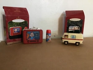 Posten (2) Hallmark Andenken Ornamente Howdy Doody Wohnmobil Bus Neu im Karton Sofortkauf PREIS VORSCHLAGEN - Bild 1 von 10