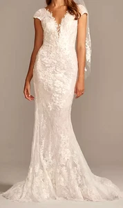 Oleg Cassini CWG847 lace Ivory/ Cashmere Mermaid V-neck wedding dress size 12 - Picture 1 of 12
