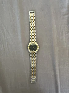 Gucci 9000M Gents Two Tone Dress Watch In Great Condition - Picture 1 of 5