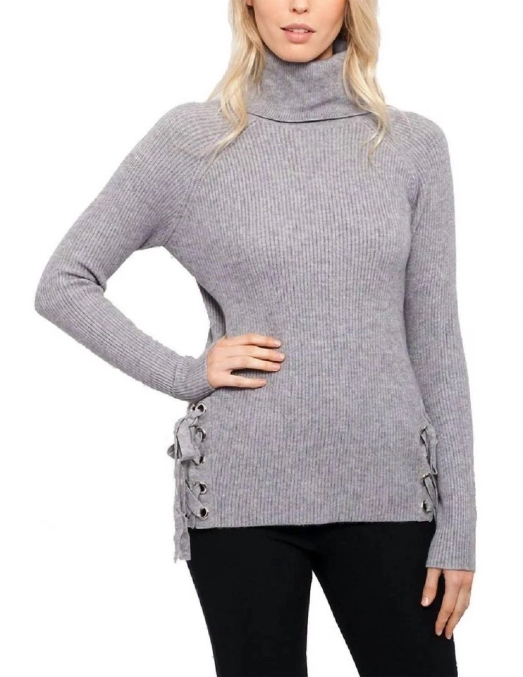 Suéter Love Token Julietta cuello alto gris Foto 1 de 1