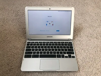 三星 Chromebook 11.6 英寸(16GB 固态硬盘、Exynos 5250、1.9GHz、2GB RAM)笔记本电脑 - Silve — 第 1/4 张图片