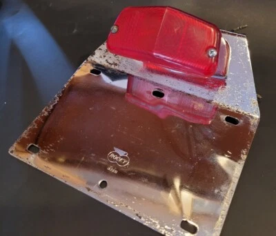 Luz trasera para Bultaco y montaje (para piezas) no funciona Foto 1 de 4