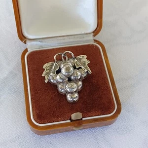 Vintage Small Sterling A. Dominguez Taxco Brooch Pin Grape Bunch Needs Polish - Picture 1 of 6