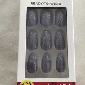 Kiss Fashion Glitter Nails “Splashy” Purple, Medium Length Almond, 24 Full Cover - Bild 1 von 3