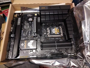 ASUS TUF GAMING B760-PLUS WIFI - Carte mère ATX Socket 1700 Intel B760 - NEUVE - Photo 1/1