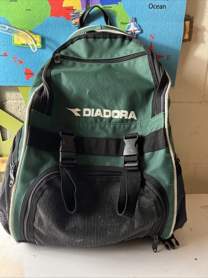 Mochila deportiva Diadora grande fútbol, tenis, béisbol, softbol, baloncesto Foto 1 de 4
