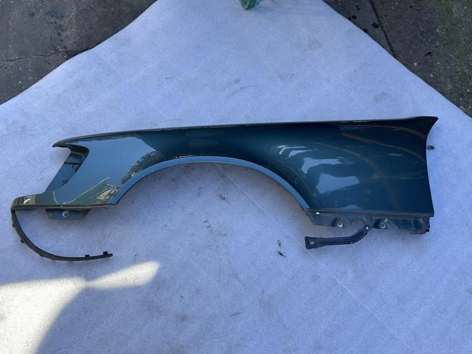 1994 MERCEDES S420 W140 LEFT DRIVER SIDE FRONT FENDER GREEN - Image 1 of 4