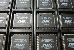 ALTERA EPF8282ATC100-2 Field-Programmable Gate Array 208 Cell TQFP-100 - Picture 1 of 2
