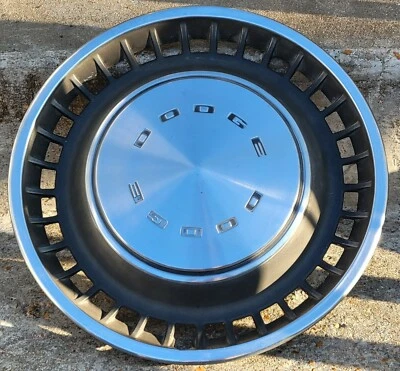 (1) Cubierta de rueda tapacubos OEM 1972-76 Dodge Challenger Charger Dart Duster 14" #0L Foto 1 de 4