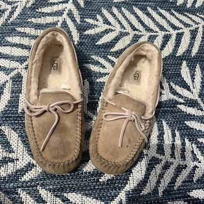 Mocasines/Zapatillas Ugg Marrón Con Detalles Rosa Mujer’s Talla 9 Foto 1 de 4