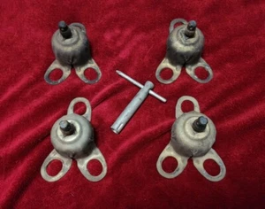 GM Lock Kit 13" Spoke Hubcaps Wire Wheel Covers 1980 1981 1982 1983 1984 1985  - Picture 1 of 1