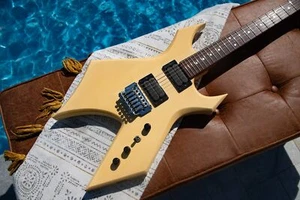 1985 B.C. Rich Warlock Aged White - Made in Japan - Pro Set Up w Perfect Frets - Picture 1 of 19