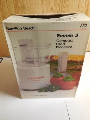 V11 Hamilton Beach Emmie 3 compact Food Processor model 382 New open box. - Image 1 of 3