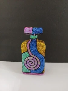 Botella de vudú con cuentas decorativa hecha a mano en Haití 9"x4"x2" NUEVA - Imagen 1 de 8