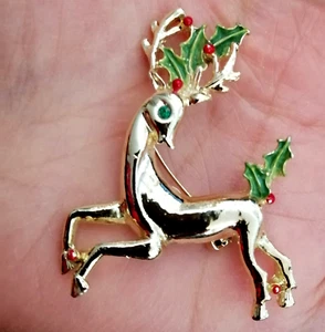 Vintage signed Gerry's gold tone leaping Reindeer w/ holly Christmas brooch pin - Picture 1 of 2