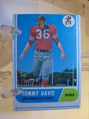 1968 Topps Football  #165 - Tommy Davis - San Francisco 49ers  68-056 - Image 1 of 2