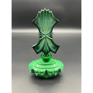 Botella de perfume de vidrio verde malaquita de Bohemia hecha a mano en Checoslovaquia de colección - Imagen 1 de 11