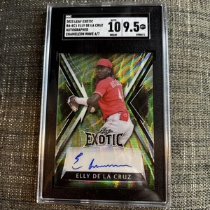 Autografo RC Leaf Exotic Rookie Elly De La Cruz 2023 #BA-EC1 Chameleon Wave 6/7 - Foto 1 di 2