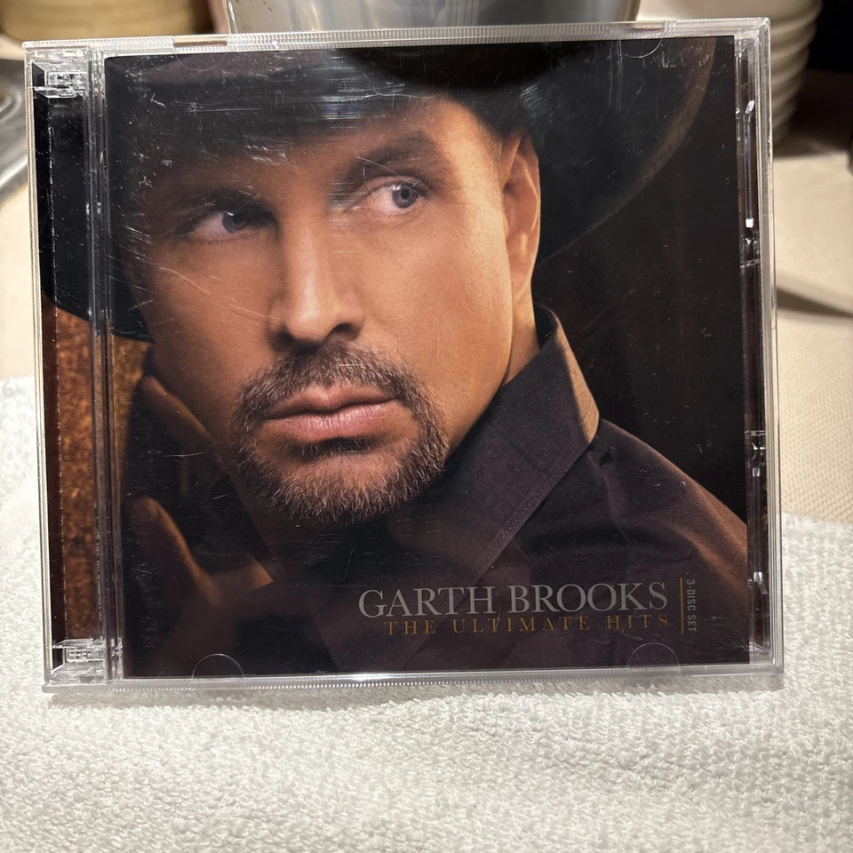 The Ultimate Hits by Garth Brooks (CD, Nov-2007, 3 Discs, Pearl) Foto 1 de 1