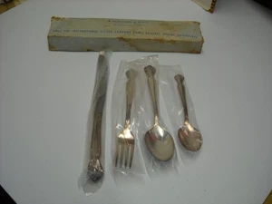 1952 Rogers Bros. Daybreak-Elegant Lady 4Pc Silver Plate Flatware Set in Box - Picture 1 of 6