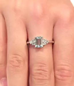 Anillo De Oro Blanco 18 Ct 750 Con Acuamarina Ct 0,92 Y Diamantes Ct 0,18 (927) - Imagen 1 de 8