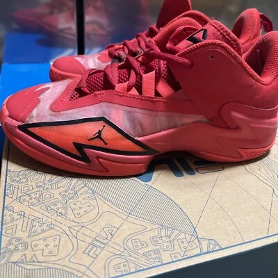 Men’s Nikes Take 3 - Image 1 of 4