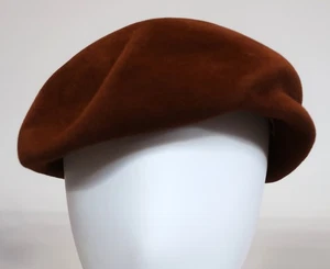 VINTAGE 1930s DARK CARAMEL WOOL FELT  CLOCHE HAT - Picture 1 of 4