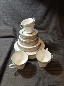 Oxford/Div. Of Lenox Lexington Service For 6/5 PC Place Setting & More 33 Pcs. - Picture 1 of 14