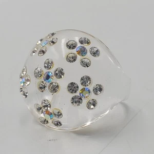 Vintage Domed Clear Lucite Rhinestone Flower Ring 7 Boho Hippie Mod Preppy Retro - Picture 1 of 6