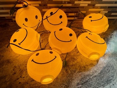 Cadena de luces de camping Smiley Happy Face de colección 7 moldes de soplado fiesta patio autocaravana fogata Foto 1 de 3