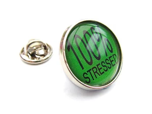 100% STRESSED JOKE FUN HUMOUR LAPEL PIN BADGE GIFT - Picture 1 of 1