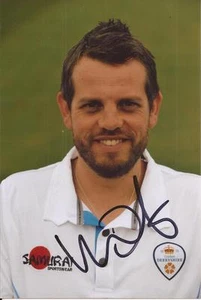 DERBYSHIRE * WES DURSTON SIGNED 6x4 PORTRAIT PHOTO+COA - Picture 1 of 1