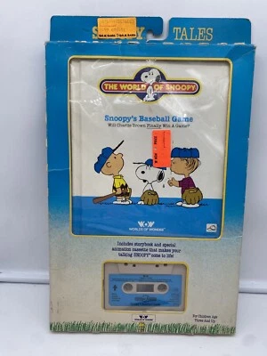 Peanuts World of Snoopy "SNOOPY'S BASEBALL GAME" Storybook & Cassette A117 Foto 1 de 4