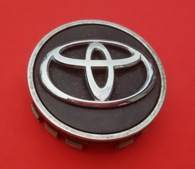 TOYOTA AVALON HIGHLANDER VENZA (1) WHEEL RIM HUBCAP CENTER COVER CAP OEM C26 - Image 1 of 3